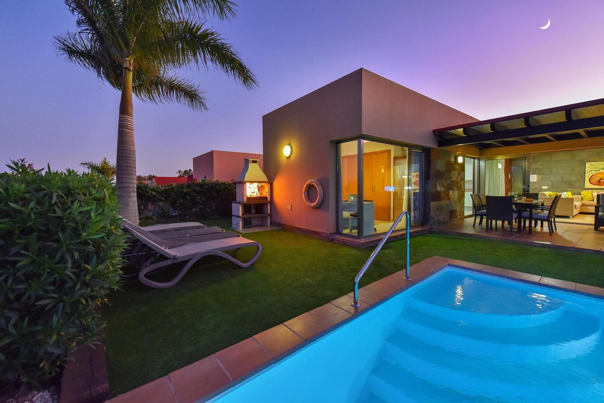 Salobre Golf Dos Luxury Retreat In Gran Canaria Private Outdoor Heatable Pool Bbq Facilities Shaded Outdoor Dining Area Salobre Golf, Villa Las Palmas / Gran Canaria