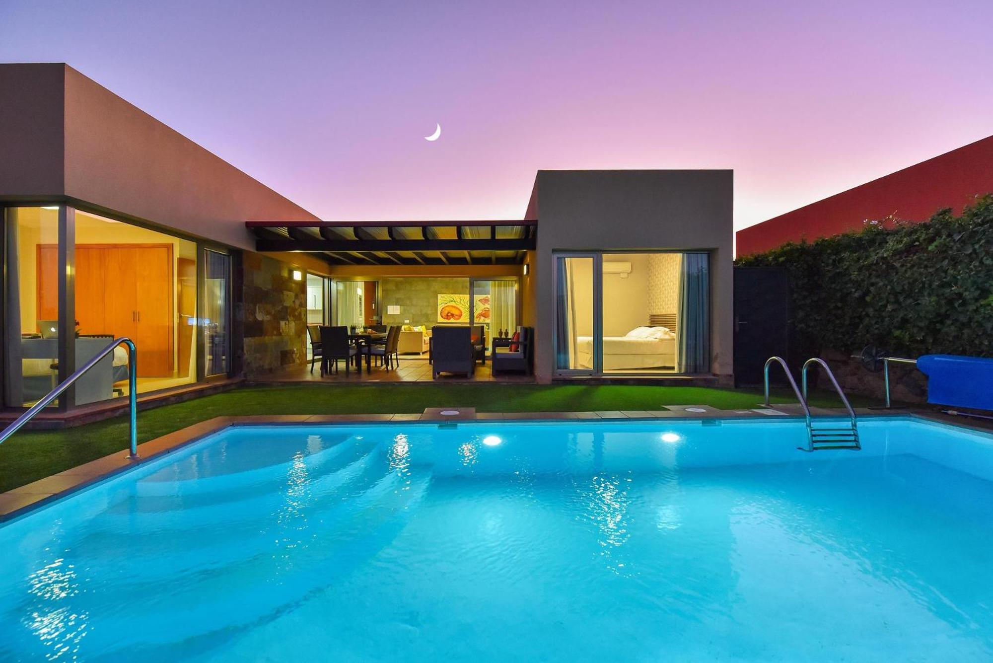 Salobre Golf Dos Luxury Retreat In Gran Canaria Private Outdoor Heatable Pool Bbq Facilities Shaded Outdoor Dining Area Salobre Golf, Las Palmas / Gran Canaria