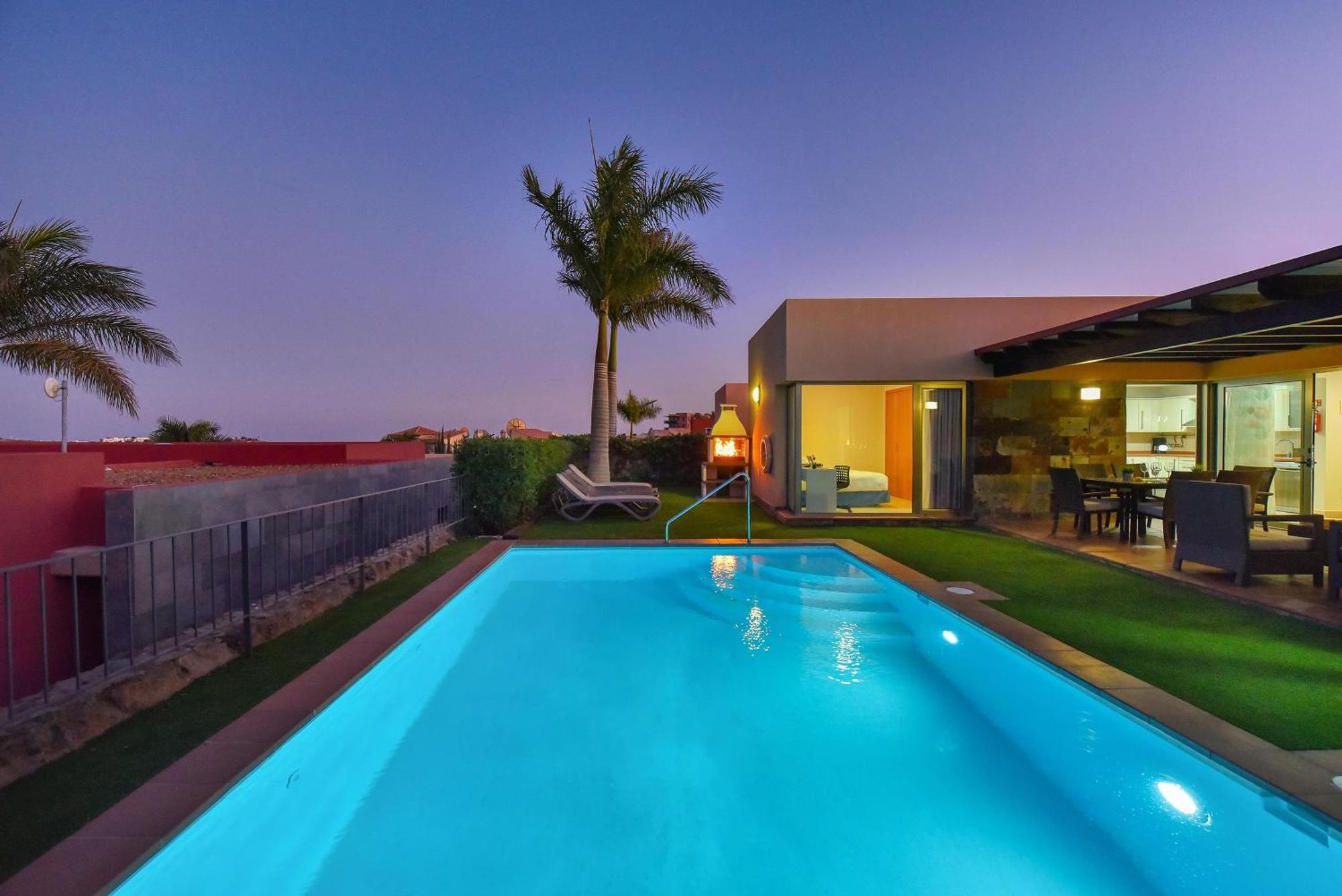 Salobre Golf Dos Luxury Retreat In Gran Canaria Private Outdoor Heatable Pool Bbq Facilities Shaded Outdoor Dining Area Salobre Golf, Las Palmas / Gran Canaria