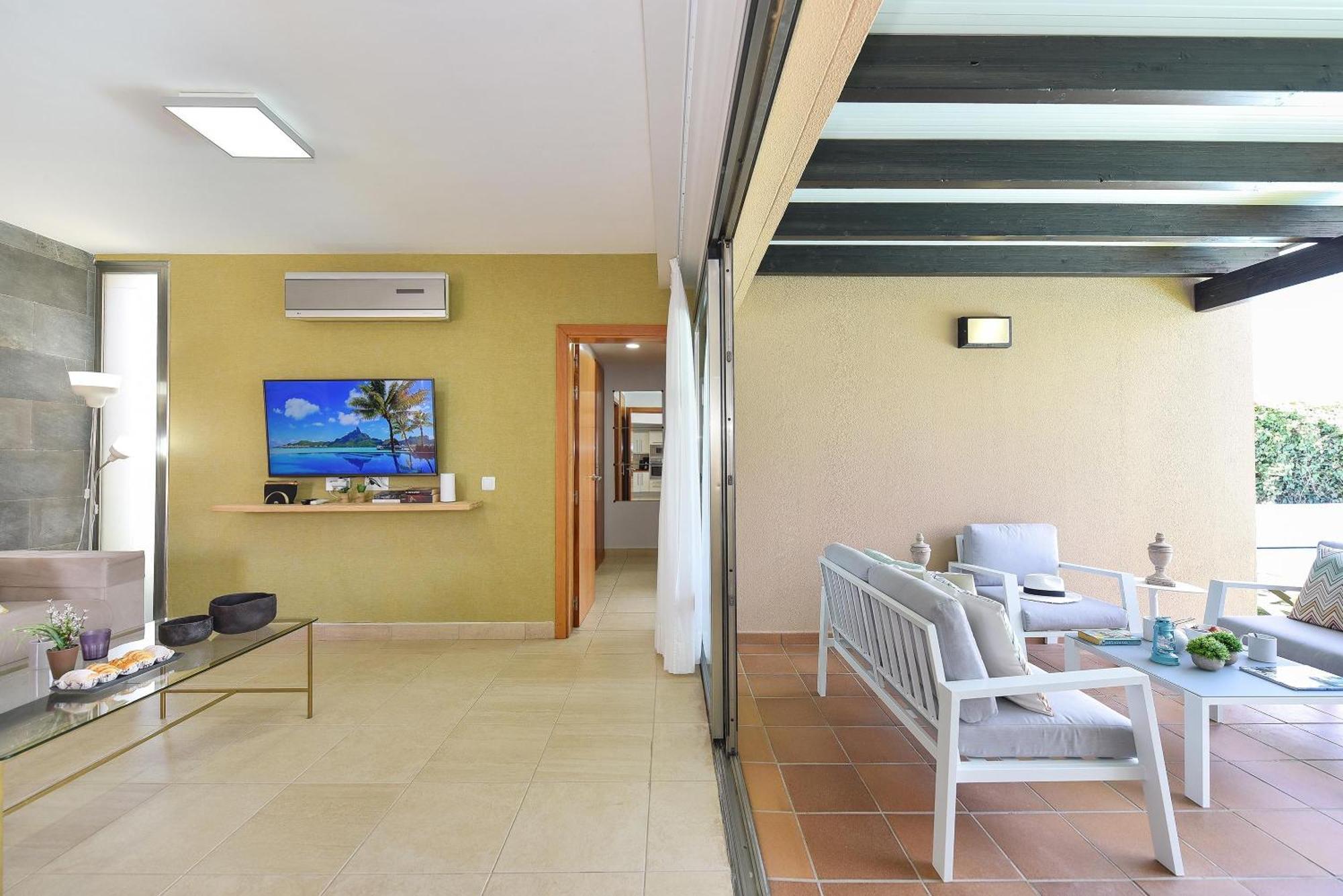 Salobre Golf Dos Luxury Retreat In Gran Canaria Private Outdoor Heatable Pool Bbq Facilities Shaded Outdoor Dining Area Salobre Golf, Villa Las Palmas / Gran Canaria